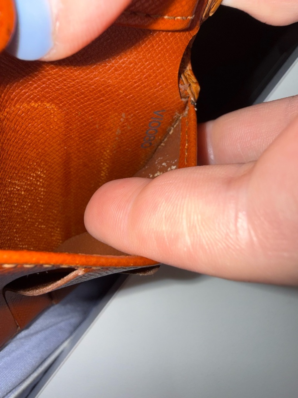 Louis Vuitton Tan Epi Leather Men's Wallet - Picture 9 of 9
